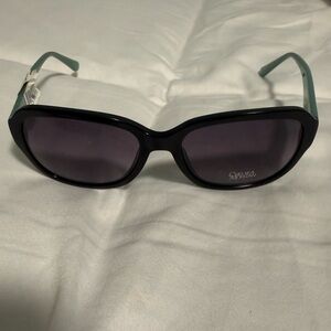 Sunglasses Chelsea Morgan Black with light green sides! NWT
